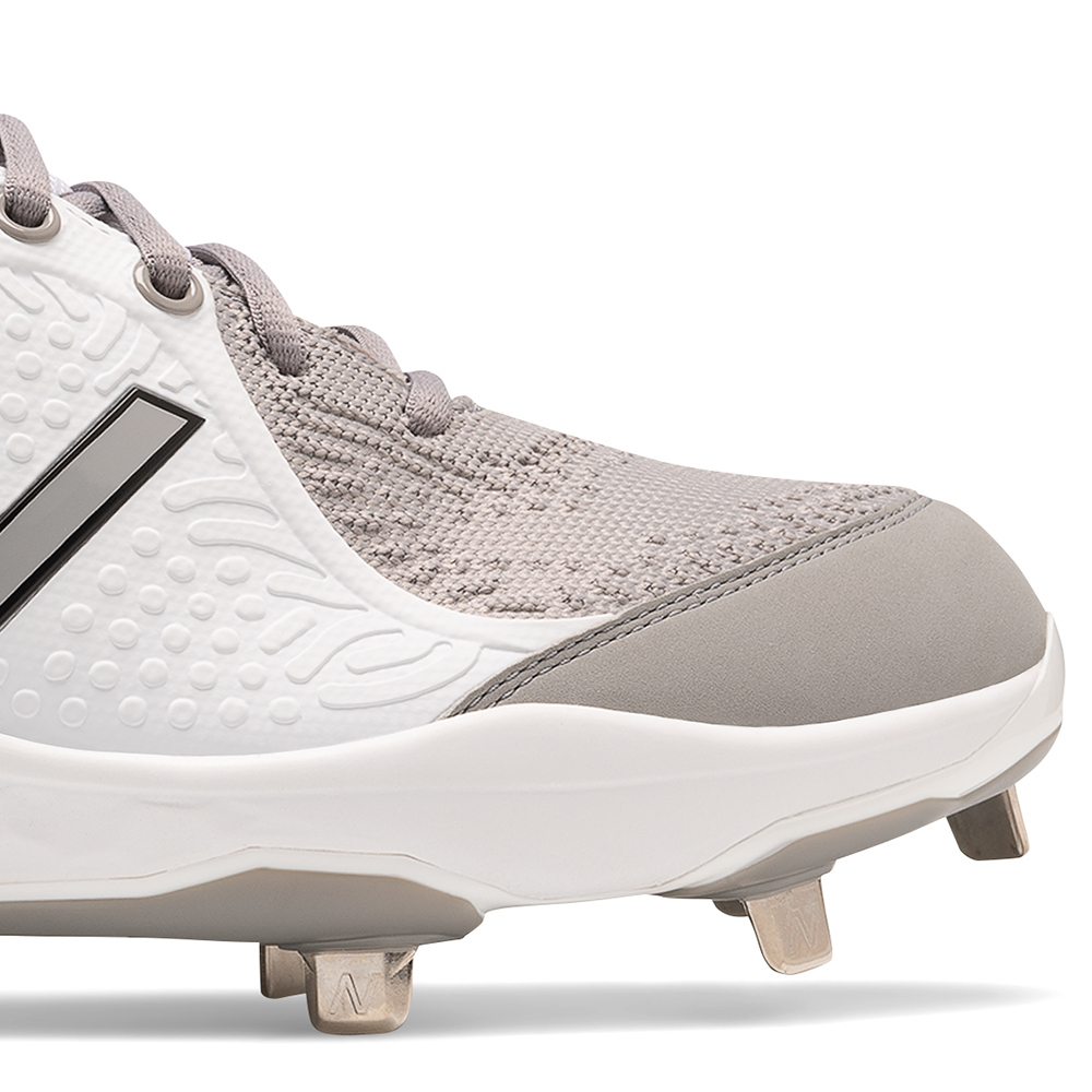 new balance metal cleats size 9