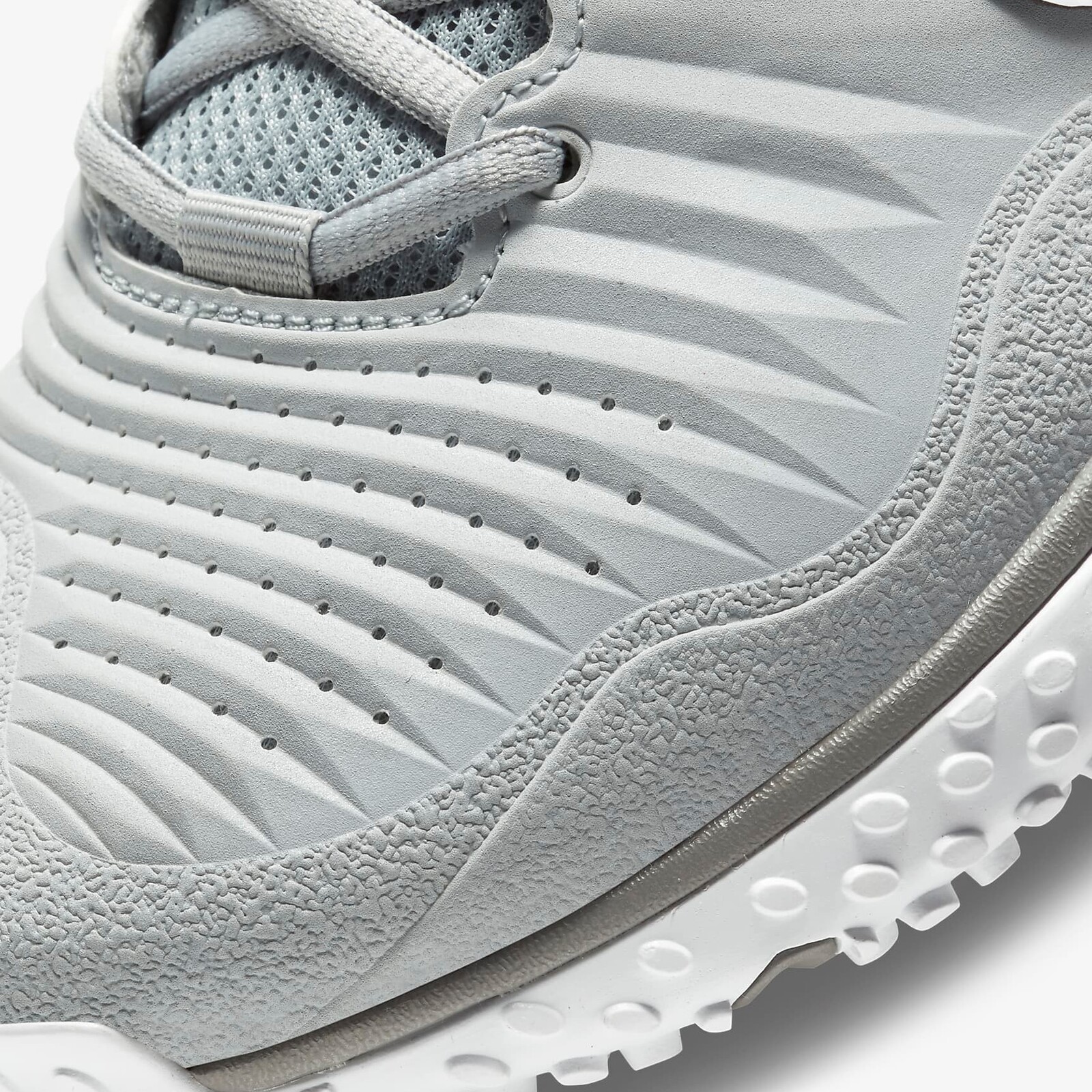 nike alpha varsity turf