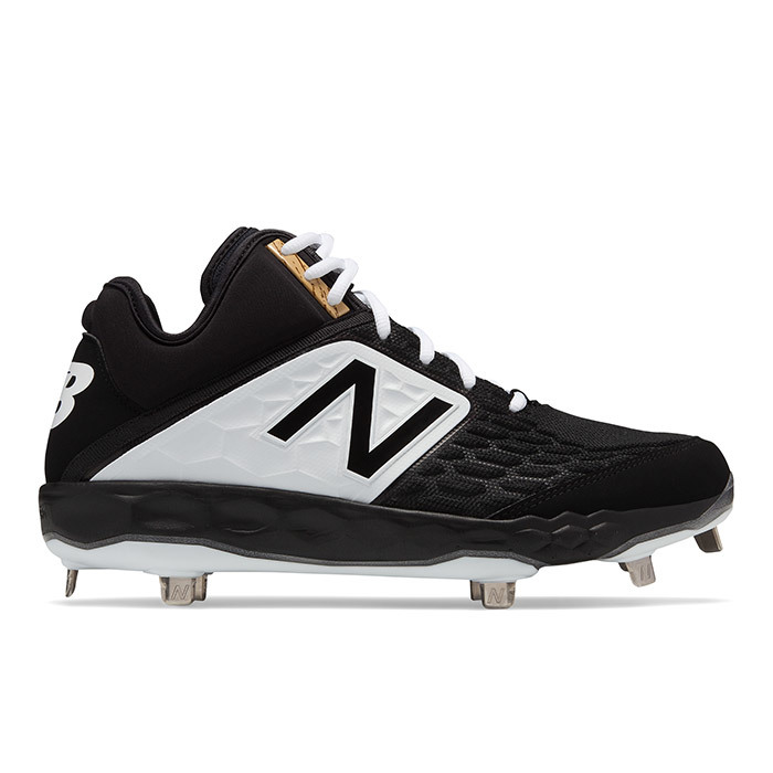 new balance metal cleats size 9